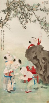 Chino Painting - Chang dai chien niños jugando bajo un granado chino antiguo de 1948